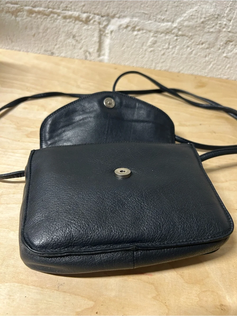 Vintage Tula Classic Small Black Leather Crossbody Shoulder Bag c1990s, EUC
